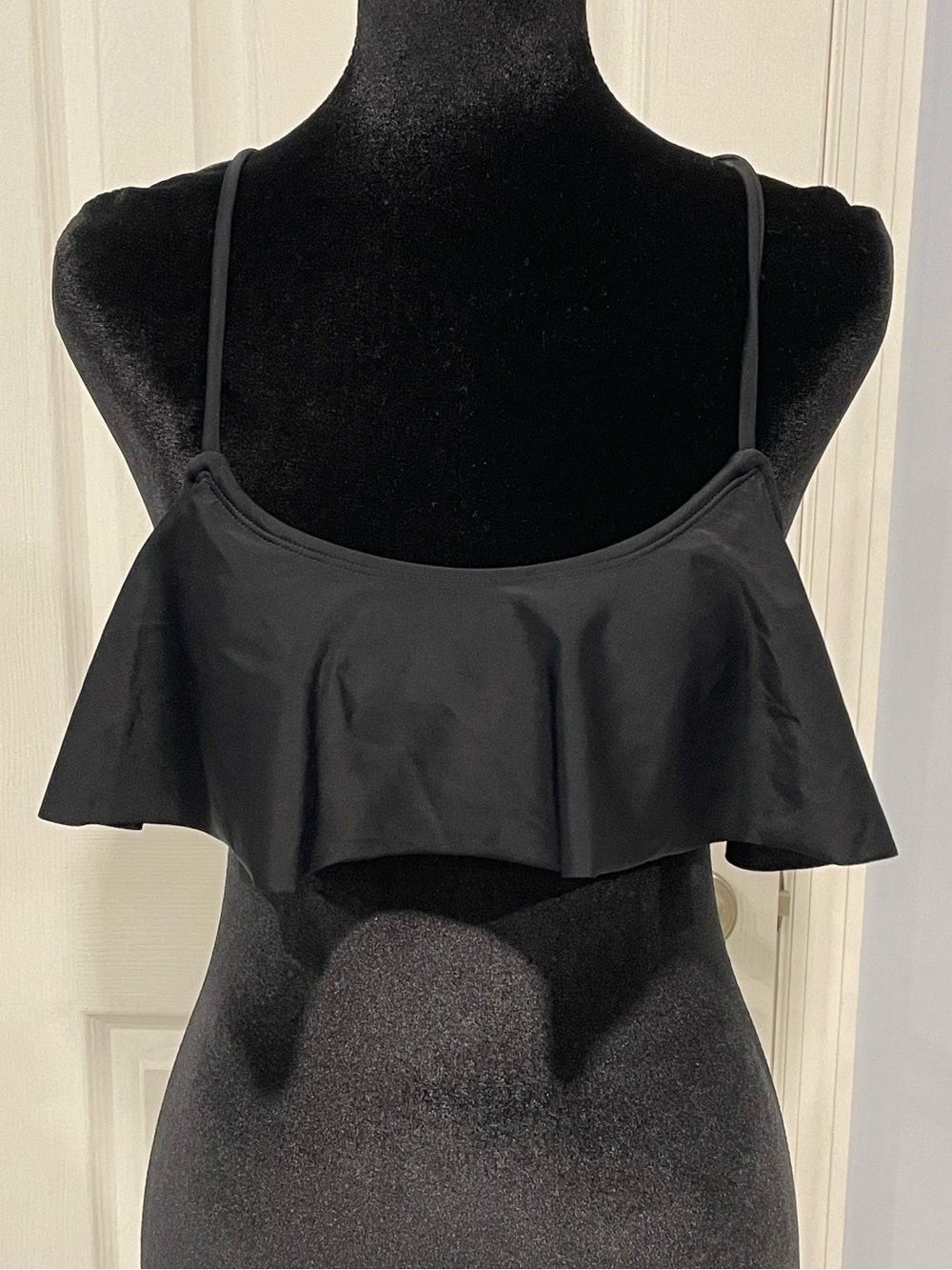 Forever 21 Women's Black Ruffle Bandeau Bikini Top S